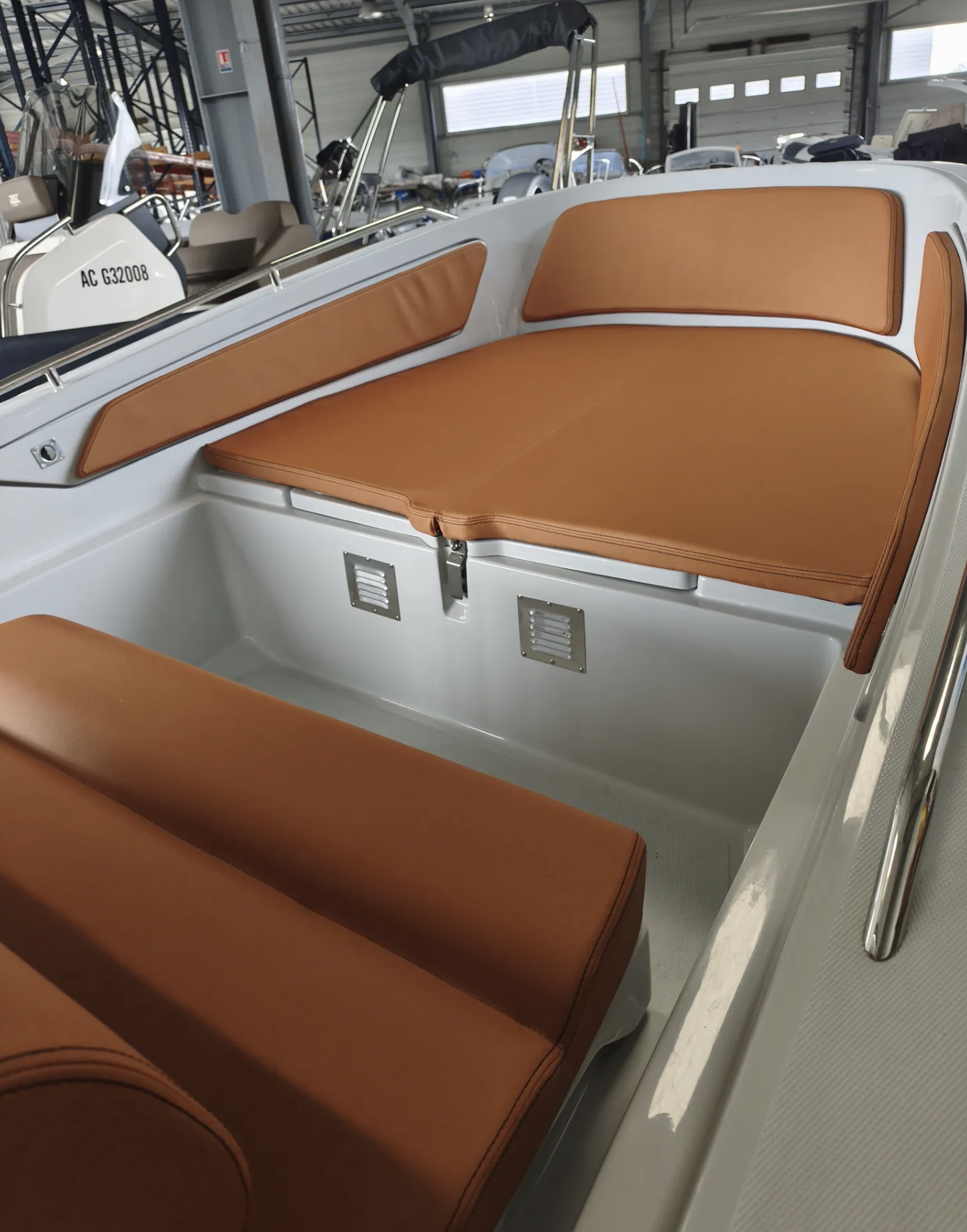 Bain de soleil arrière ZAR 61 Classic Luxury - semi-rigide luxe 2025